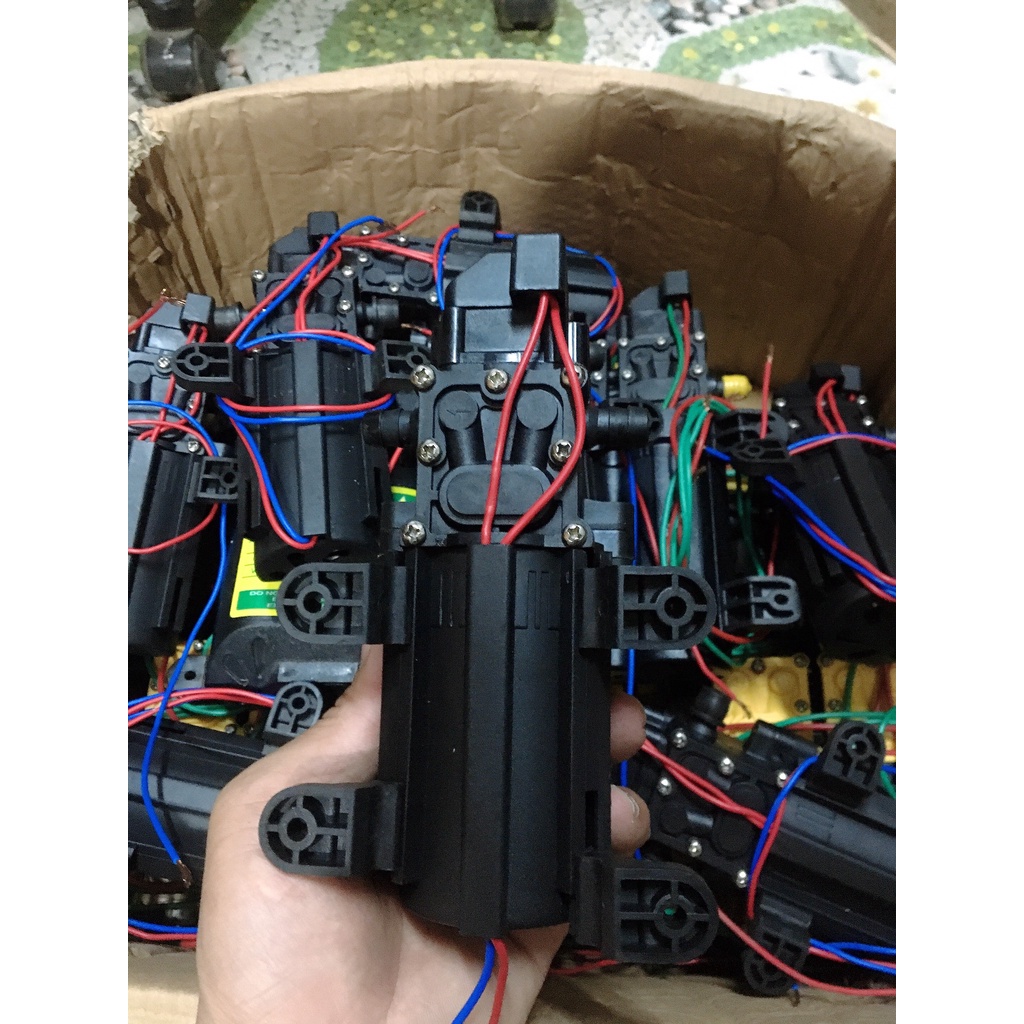Mô tơ bình phun điện,bơm áp lực 12V công suất 4.5l/p