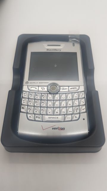 Điện Thoại Blackberry 8800 màu Bạc và màu  Đỏ rượu vang