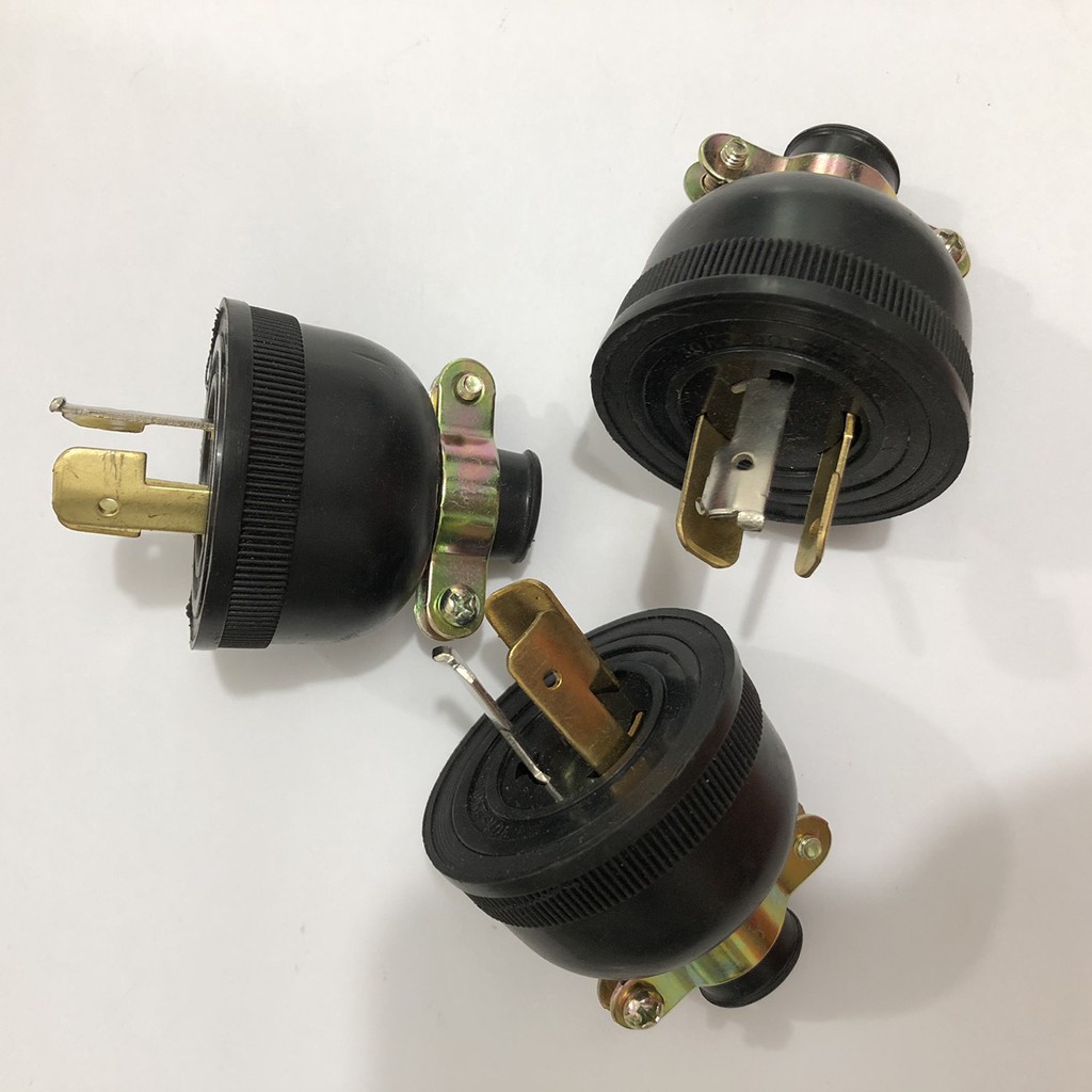 Phích cắm 3 cực, Phích cắm 3 chấu