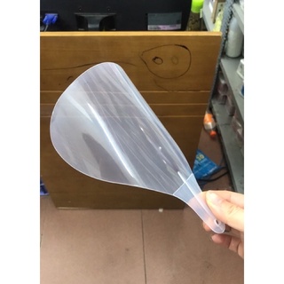 Miếng nhựa che mặt