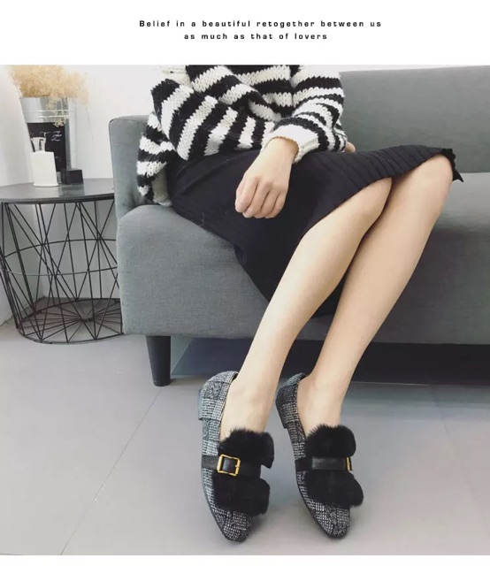 Giày kẻ mix lông lót cả lông luôn, chất lừ luôn nha các bạn ơi 😍 lên chân sang chảnh lắm ạ, full size 35-39 nha các bạn | BigBuy360 - bigbuy360.vn