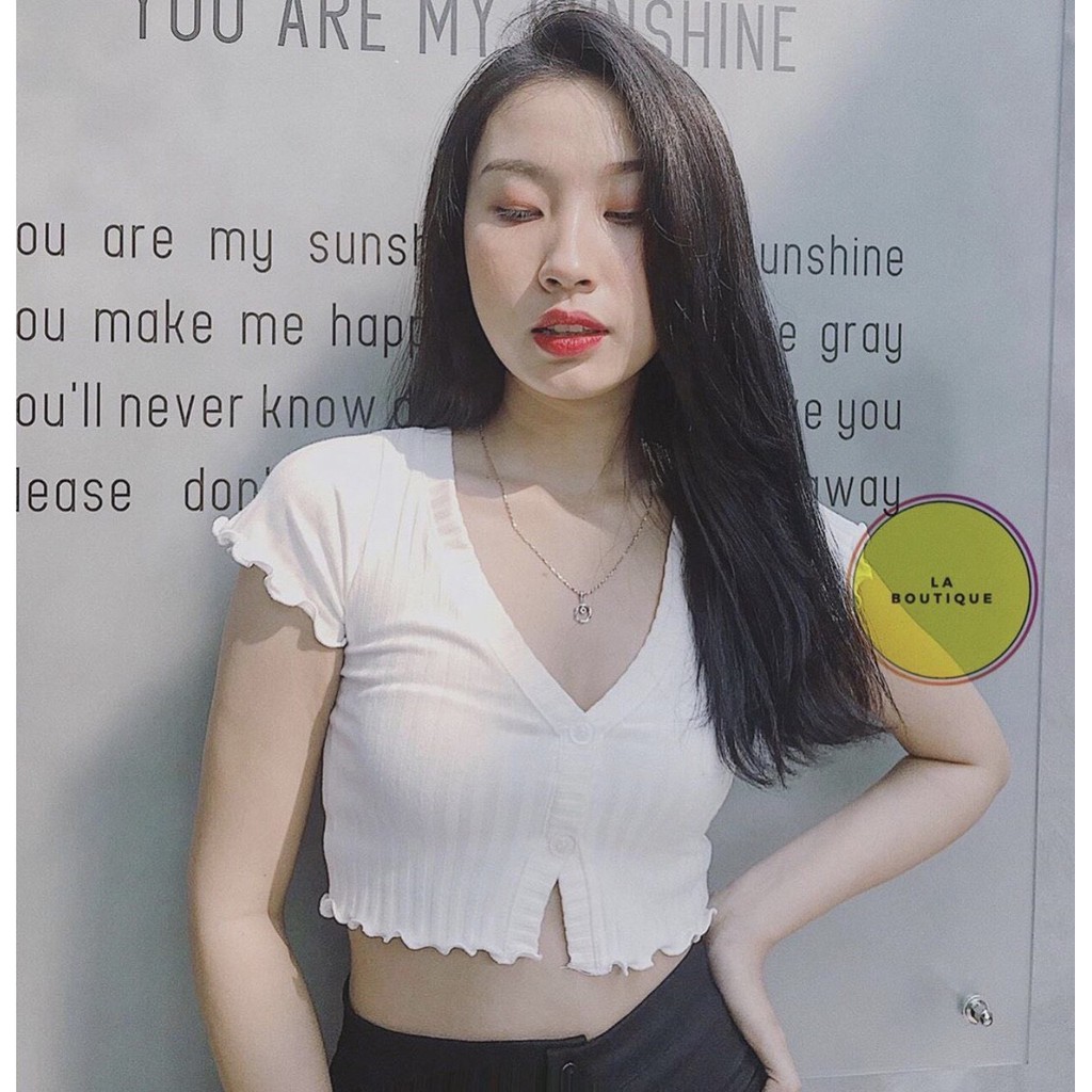 Áo croptop cổ tim cuốn biên nút bự cực xinh