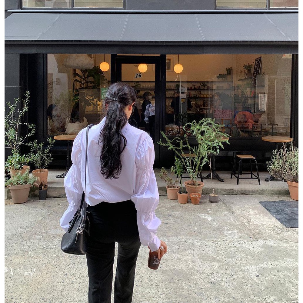 Áo sơ mi trắng tay phồng phong cách Hong Kong thanh lịch