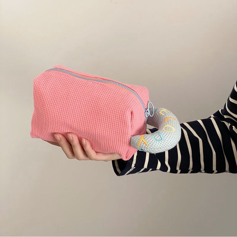 Túi Đựng Mỹ Phẩm Có Dây Đeo Cổ Tay Ốp