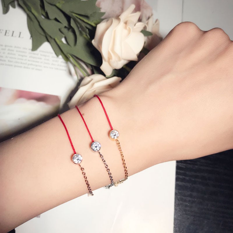 Vòng tay may mắn màu đỏ đính kim cương thiết kế đơn giản