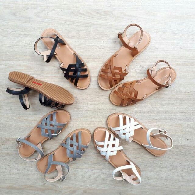 Sandal rọ đế bằng