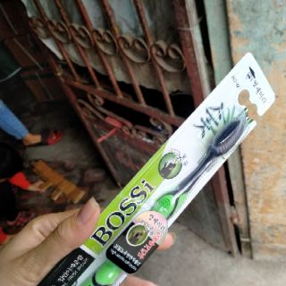 Combo 5 cái Bàn chải than tre hàn quốc.