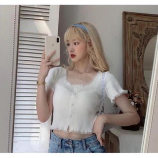 [vz23]  Áo kiểu croptop nút phối ren