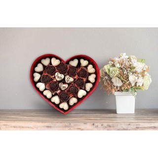 Hộp trái tim socola size 18