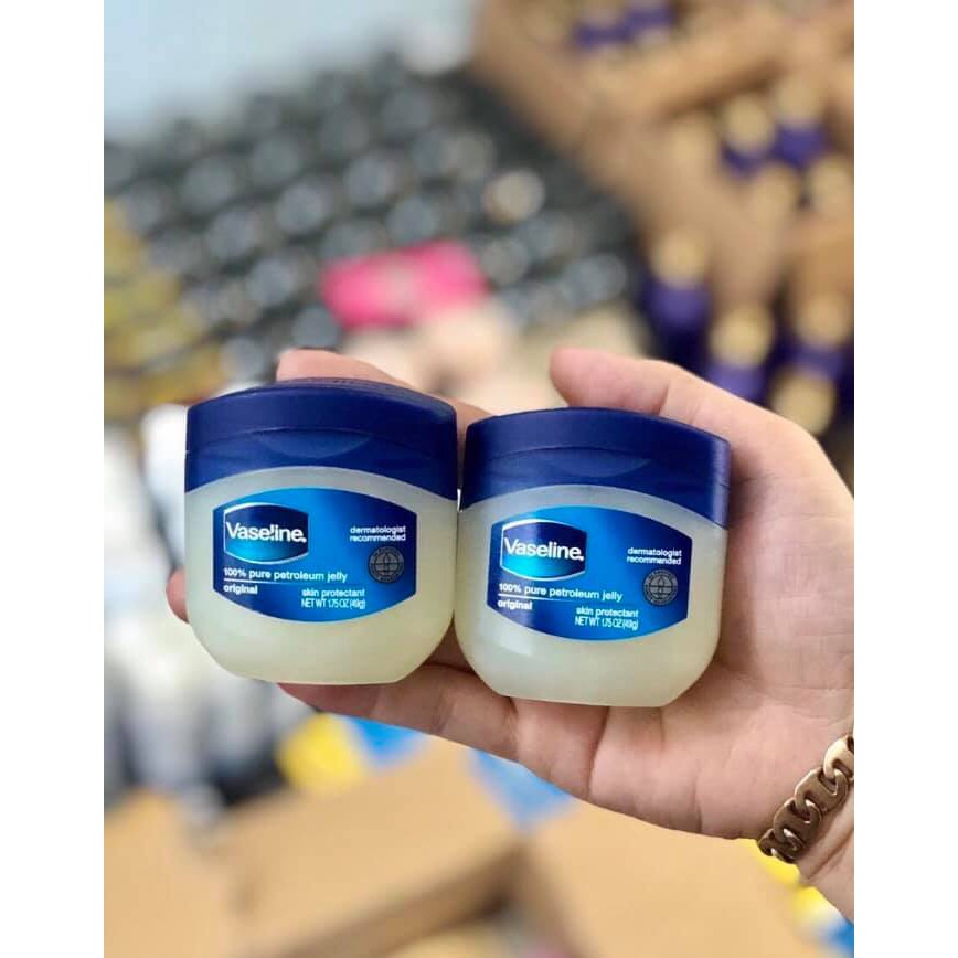 Sáp dưỡng ẩm làm mềm da VASELIN 100% Pure Petroleum Jelly Mỹ