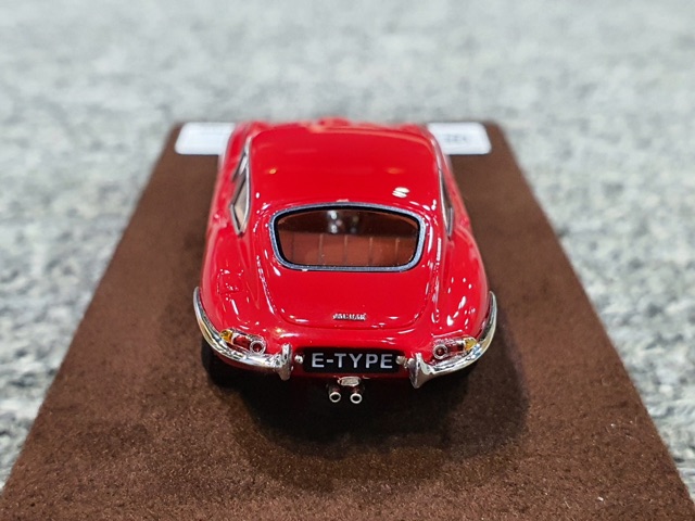 Xe Mô Hình Jaguar E-Type Limited 1:64 JEC ( Đỏ )