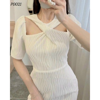 ĐẦM MIDI TRẮNG CHÉO CỔ YẾM