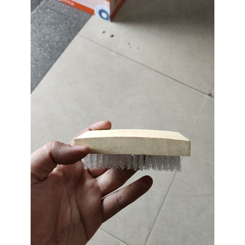 Bàn chải cán gỗ, lông nhựa mềm