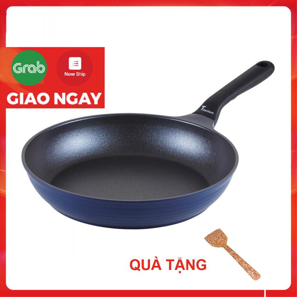 Chảo rán chống dính ilo Kitchen Titanium Hàn Quốc ( 20cm / 26cm / 28cm ), tặng 1 sạn dừa