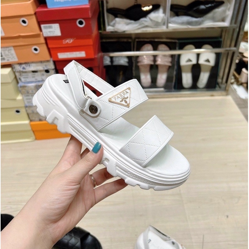 Bán sỉ- Dép sandal quai ngang chần chỉ da lì Prra đế răng cưa cao 4cm