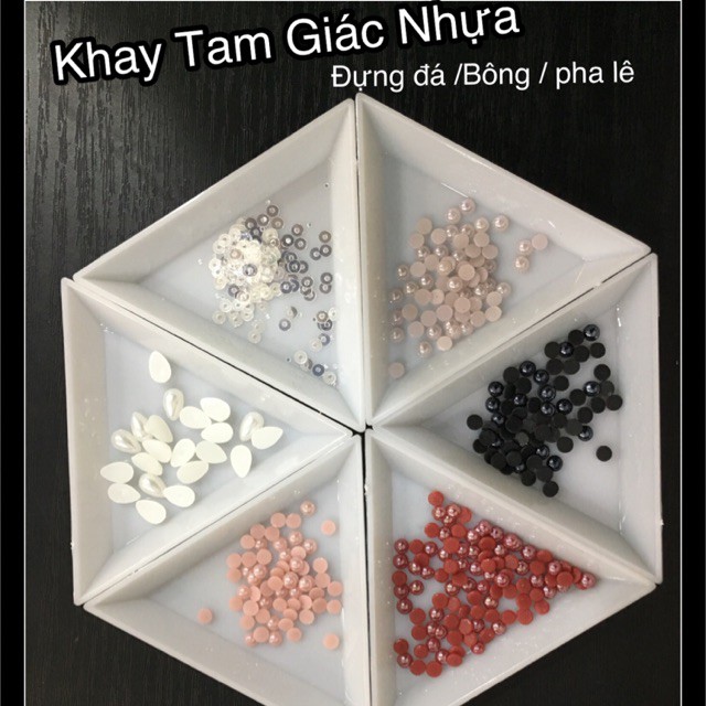 Khay tam giác Đựng Đá charm