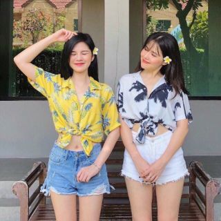 Áo sơ mi họa tiết hoa lá vàng trắng