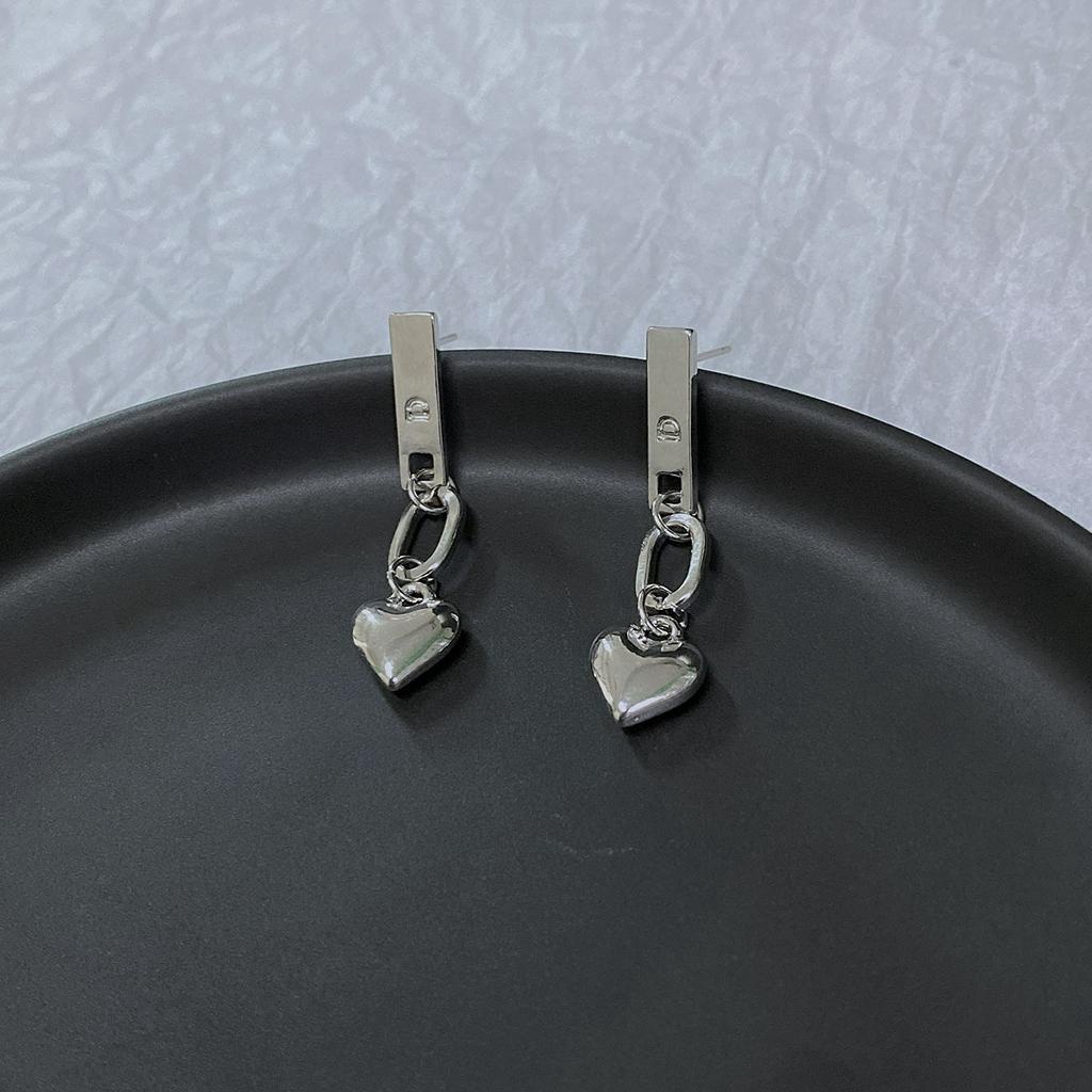 Bông tai trái tim 22619 phong cách Harajuku Nhật Hàn cá tính đơn giản độc đáo dễ phối đồ