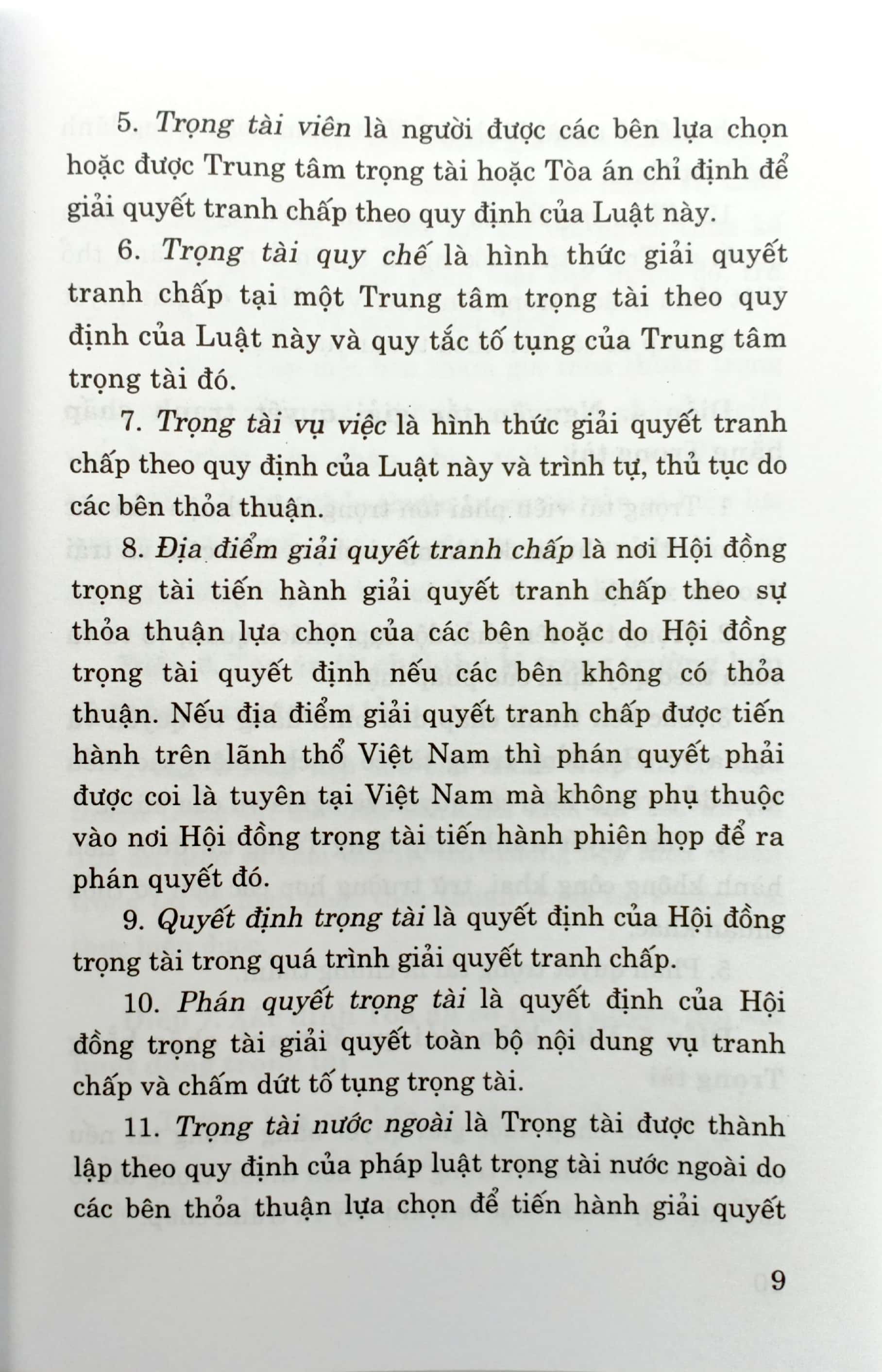 Sách Luật Trọng Tài Thương Mại (Hiện Hành)Và Các Văn Bản Hướng Dẫn Thi Hành | BigBuy360 - bigbuy360.vn