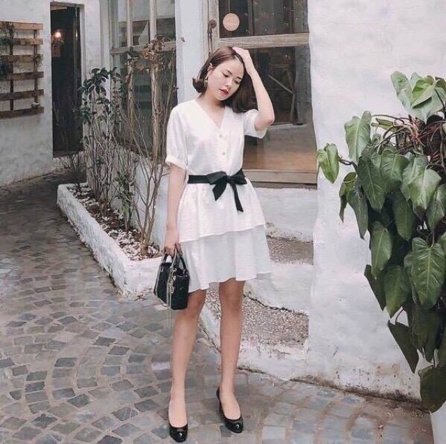 Babydoll trắng tầng cột eo
