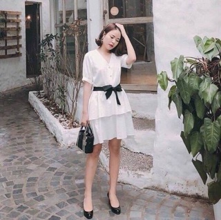 Đầm babydoll trắng tầng cột eo