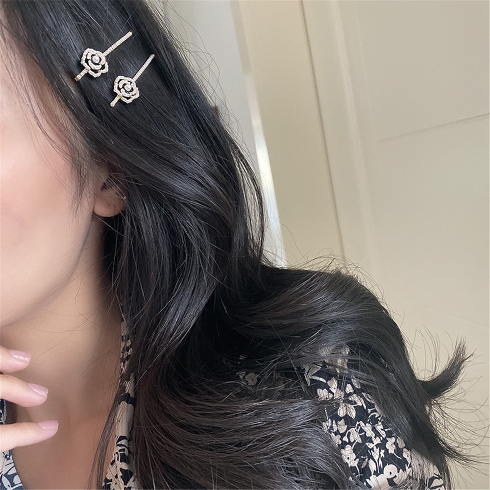 1 Kẹp Tóc Hình Hoa Trà Đen Đính Ngọc Trai Phong Cách Cổ Điển