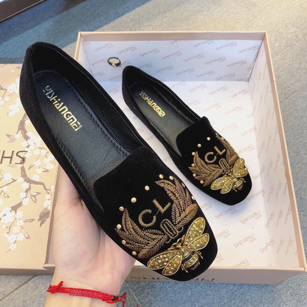 Giày thêu Ong kiểu mới( sale 59k)