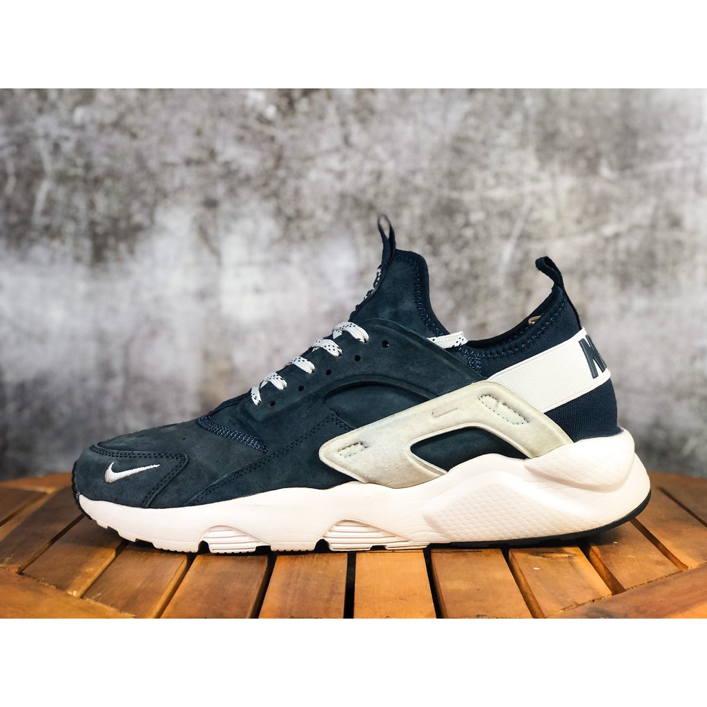 (SIZE 45) Giày thể thao chính hãng 2hand NIKE AIR HUARACHE RUN ULTRA