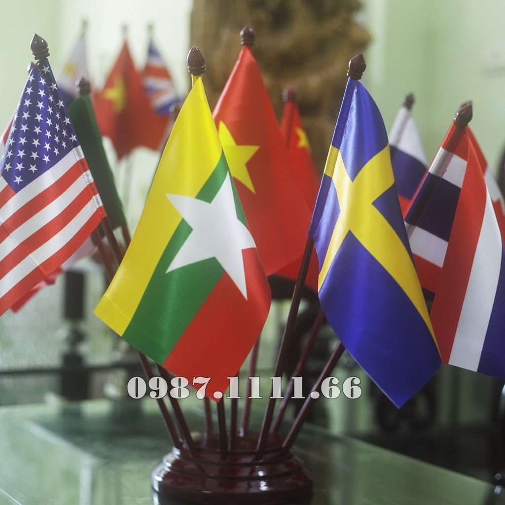 Cờ Để Bàn Đế gỗ Cắm 11 cờ In Kỹ Thuật Số 3D