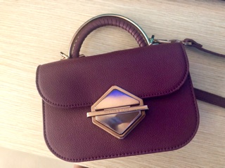 Pass túi charles and keith auth used vài lần