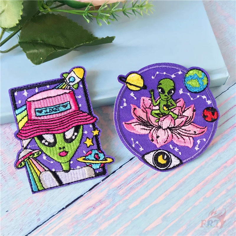 1 Sticker Ủi Thêu Hình Người Ngoài Hành Tinh