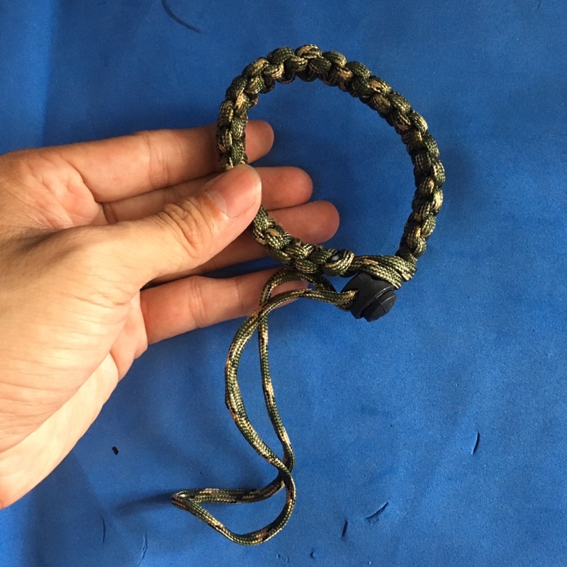 Dây đeo máy ảnh tết tay - Đỏ, xanh, đen và ngụy trang