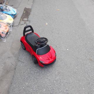 Xe ô tô audi chòi chân cho bé