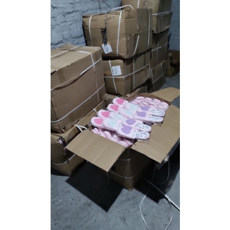 Dép bông đi trong nhà, dép đi trong nhà, dép bông, dép nỉ đi trong nhà, dép bông hình tim, dép đi giá rẻ