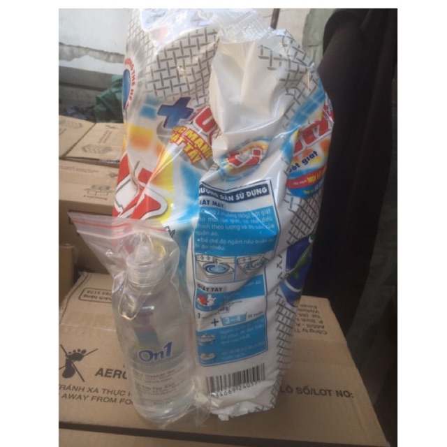 Bột giặt Lix 5.5kg hương nước hoa tặng rửa chén tùy theo mỗi đợt nhập hàng