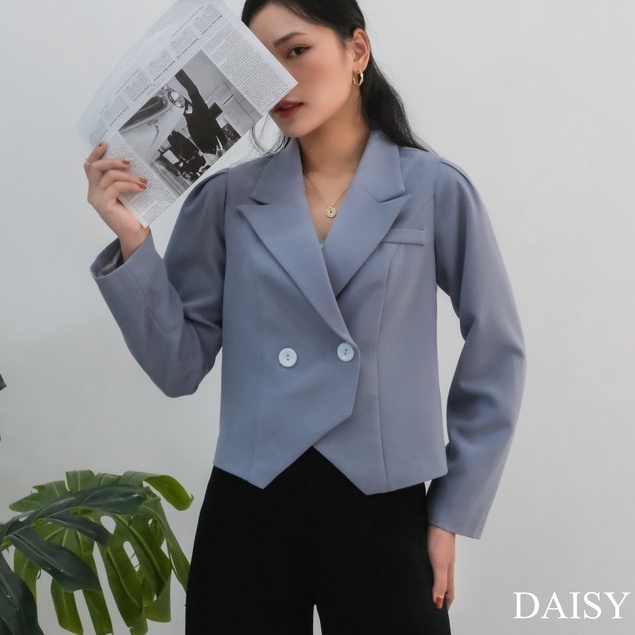 Áo vest DAISY thiết kế vạt xéo Màu trơn Basic dễ mặc công sở, đi chơi đều toát lên vẻ thanh lịch, trẻ trung TKA8669