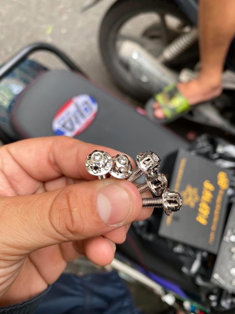 Ốc salaya size 4li ren nhuyễn inox 304