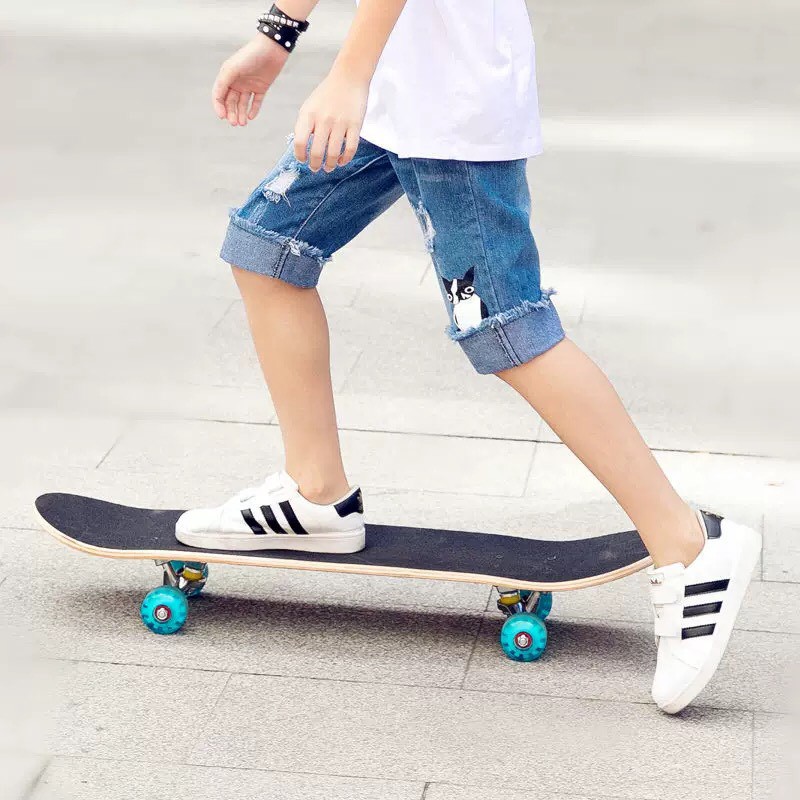 Ván Trượt Ván Trượt Thể Thao Skateboard Cao Cấp Có Đèn Led Phát Sáng