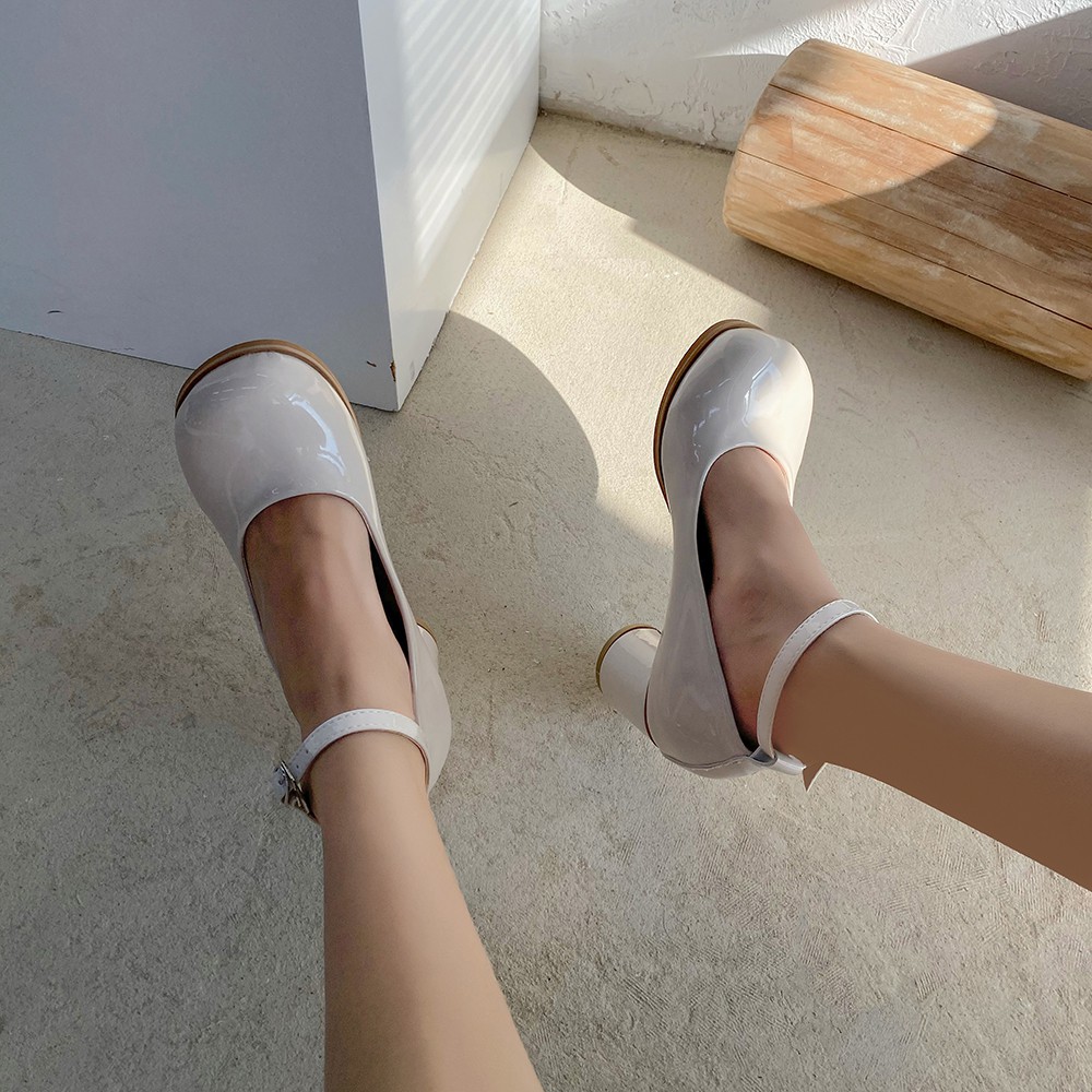 Giày cao gót retro mũi tròn - US343