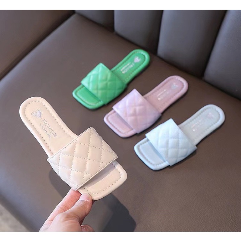 Dép bé gái mã 6901