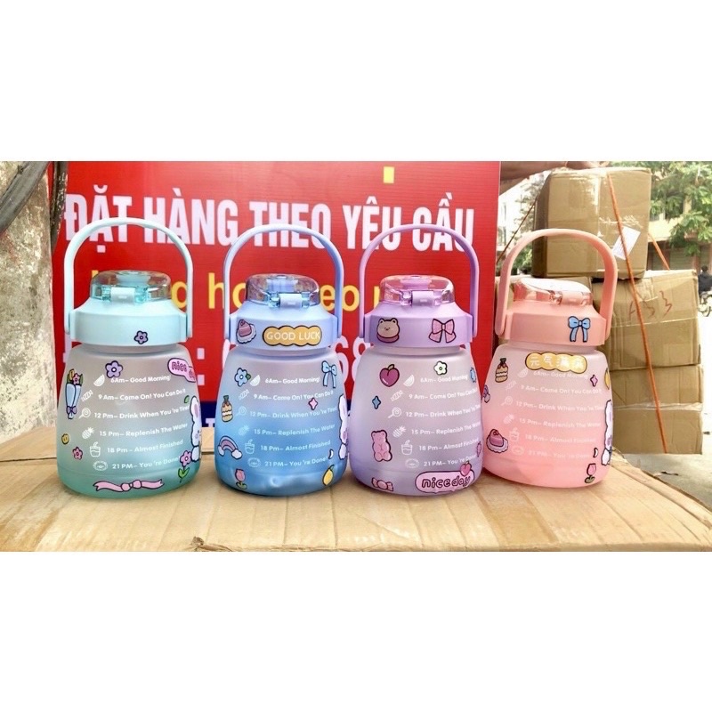 Bình đựng nước ,bình nước nhắc nhở 1300ml có ống hút ,quai cần chắc chắn kèm dây đeo