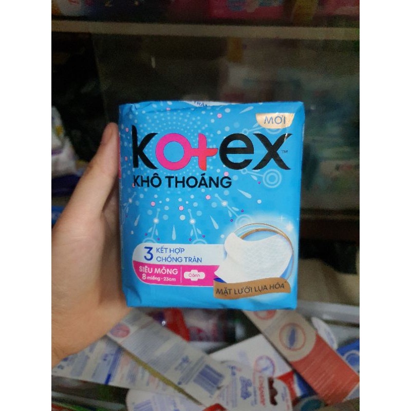 Băng vệ sinh Kotex khô thoáng siêu mỏng cánh xanh