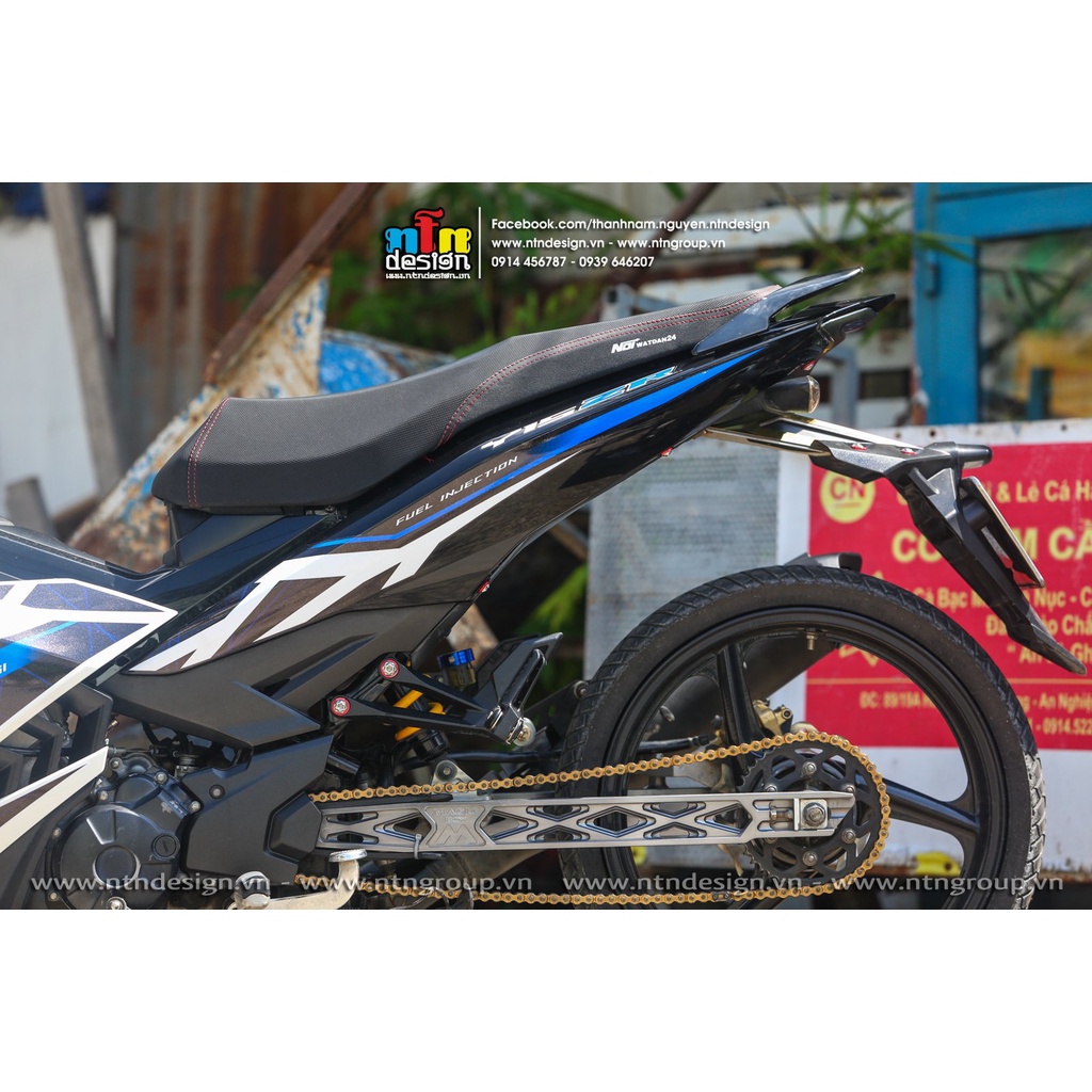 Tem exciter 150 trắng đen xanh chỉ xám trắng xanh , tem 3 lớp cao cấp