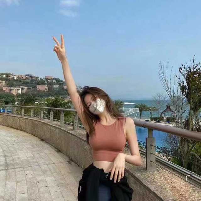 [Mã FAMAYWA giảm 10K đơn 50K] Áo ba lỗ crop có mút đệm ngực 3 màu | BigBuy360 - bigbuy360.vn