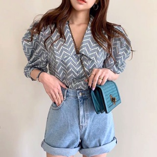 Áo sơ mi cổ cách tân