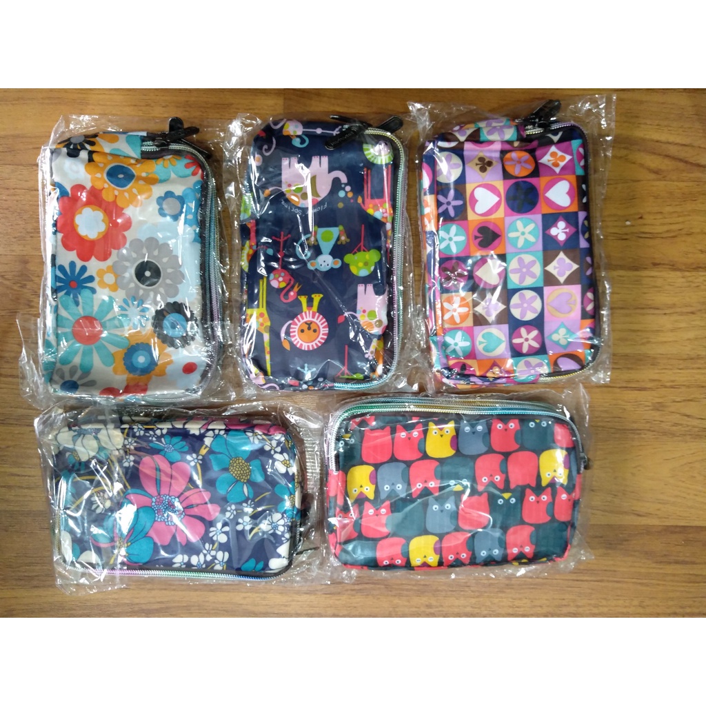 Ví cầm tay nữ Hoa đậm 3 ngăn