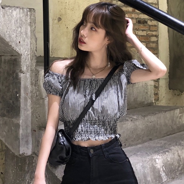 Áo croptop trễ vai kẻ caro - Hàng order