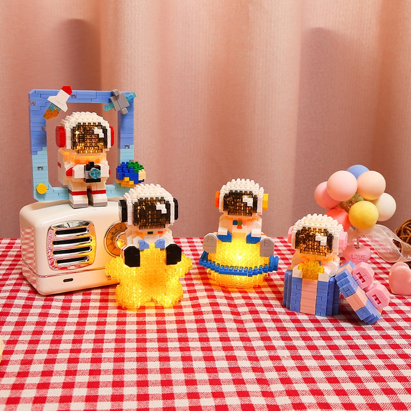 2022 Bộ Đồ Chơi Lắp Ráp Mô Hình Phi Hành Gia Dễ Thương Cho Bé