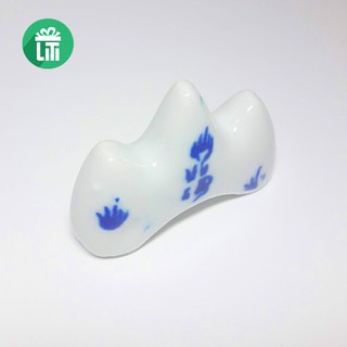Đế gác cọ (gác bút) thư pháp, bằng sứ có hoa văn