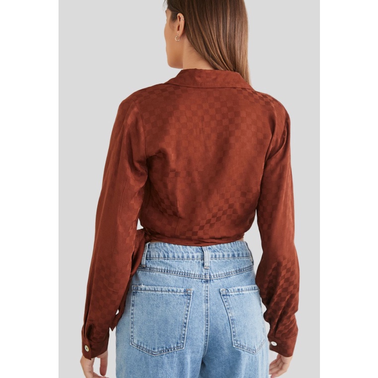 Hàng xuất xịn- Áo kiểu sơ mi croptop tay dài cổ tim F 2 một xuất khẩu